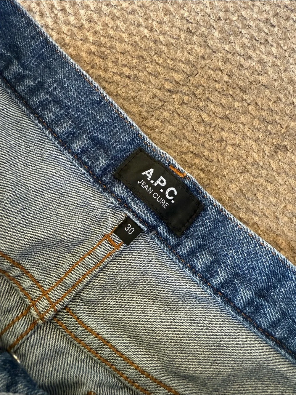A.P.C. Men’s Medium Wash “Jean Cure” Denim Jeans Size 30 X 33 Printed Pocket EUC